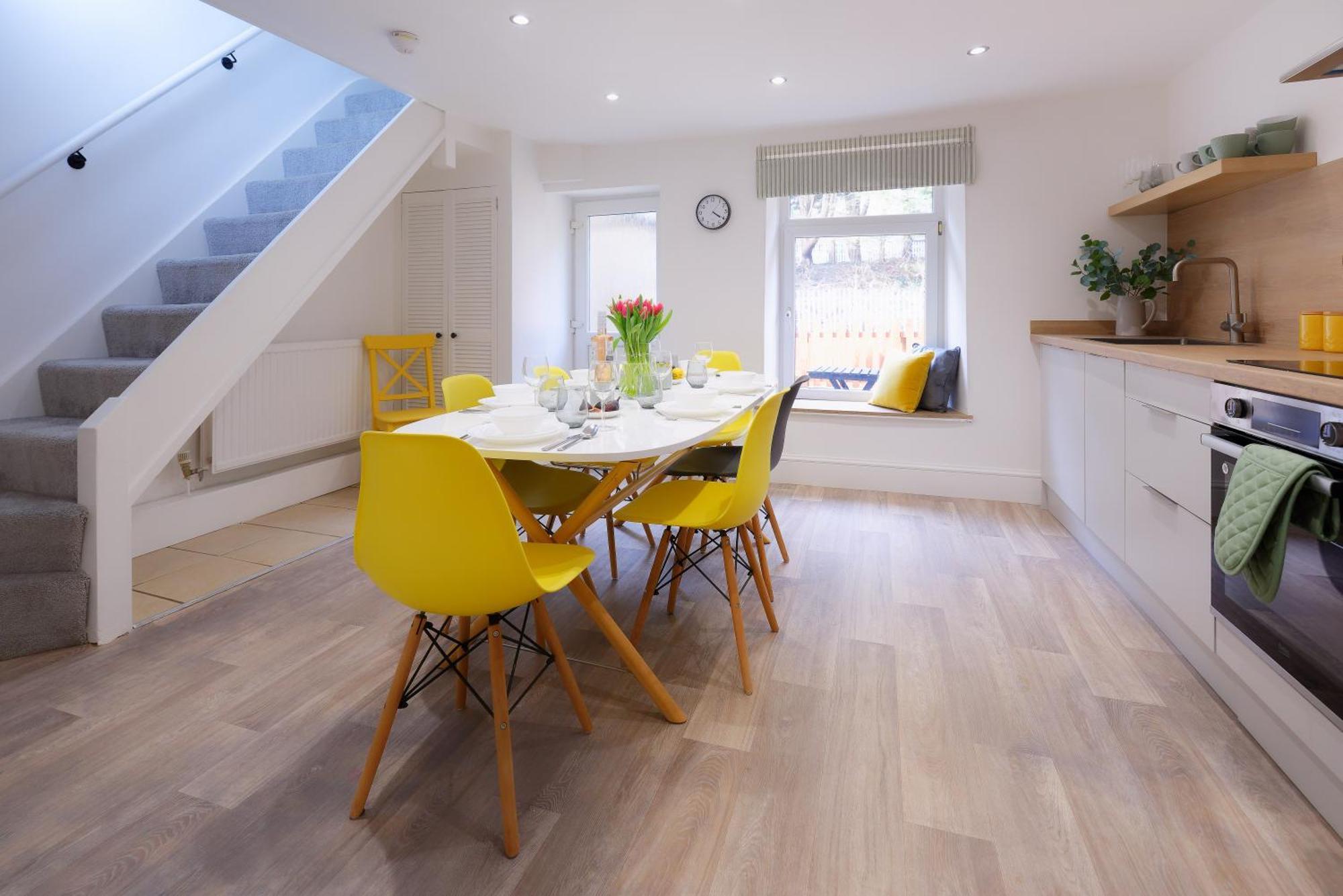 Stayright 3 Bed Home Near Hiking Trails & Parks Llwynypia Exterior foto
